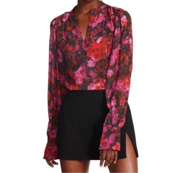 Steve Madden NWT Pink Red Rose Printed top V-neck. Scrunched Sleeve. Size  XS - Picture 4 of 16